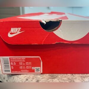 WOMEN'S NIKE DUNK HIGH RETRO CASUAL SHOES